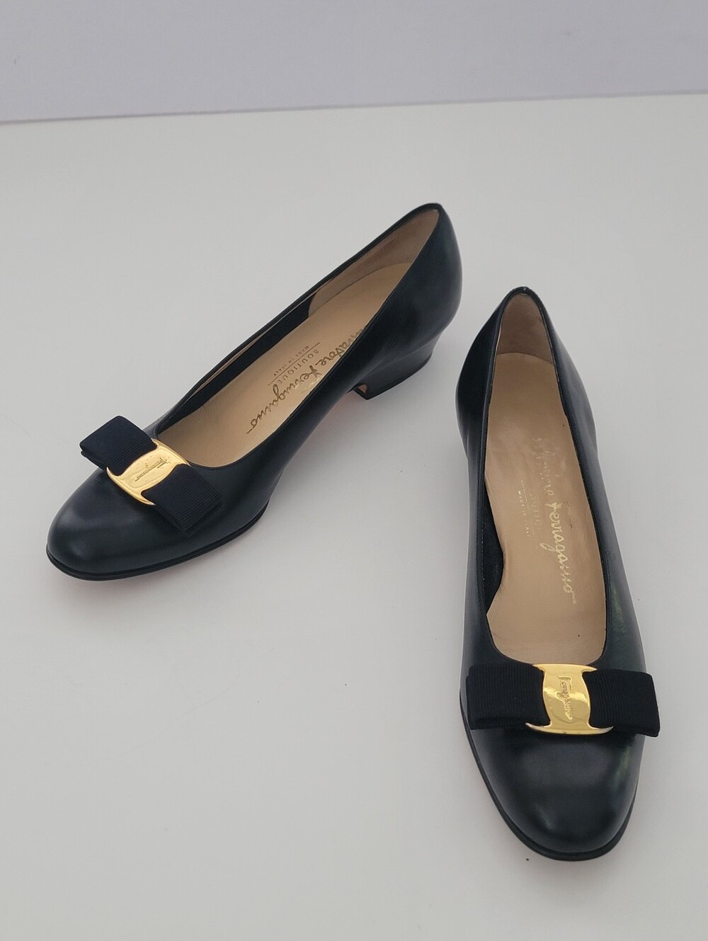 Salvatore Ferragamo Black Vara Bow Leather Flats with Gold Hardware Size 6½